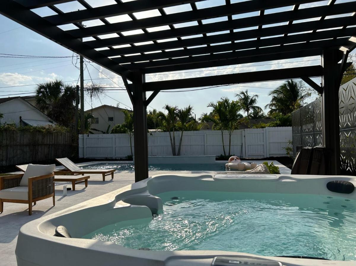 Jungle Cottage With Luxury Pool, Hot Tub And More! ليك وورث المظهر الخارجي الصورة